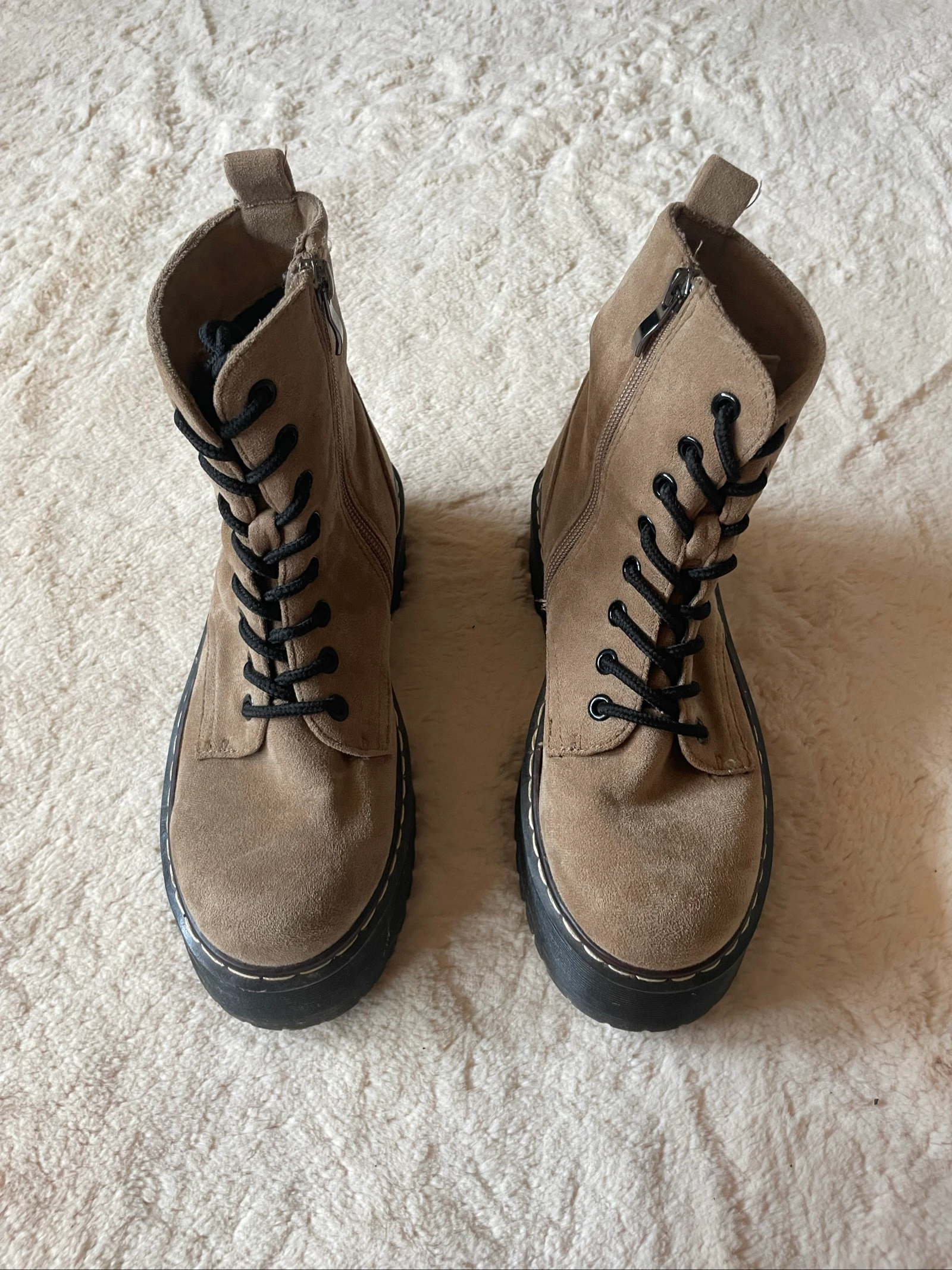 Bottines militaires en daim beige taille 36 – photo 2